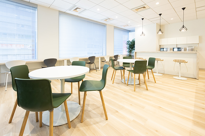 カフェラウンジ