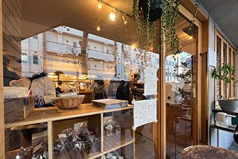 京王（新線）線幡ヶ谷駅「Sunday Bake Shop」