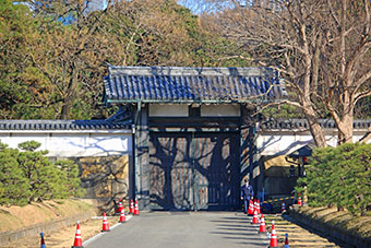 半蔵門駅「江戸城六門のひとつ」