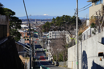 世田谷区／岡本三丁目の坂