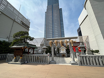 日本橋三越　三囲神社