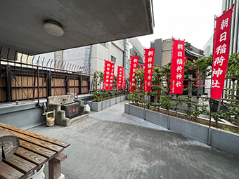 大広朝日ビル　朝日稲荷神社