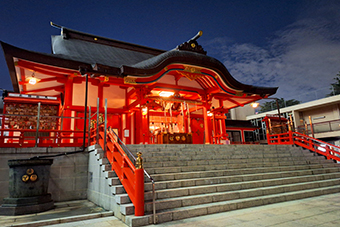 新宿駅「花園神社」