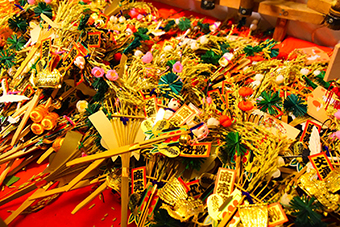 新宿駅「花園神社」