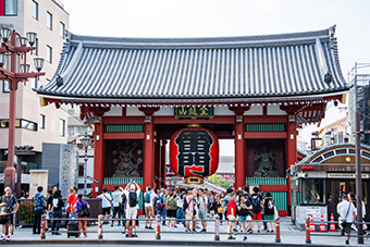 浅草駅「浅草寺の雷門」