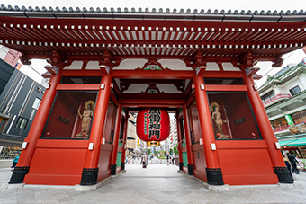 浅草駅「浅草寺の雷門」