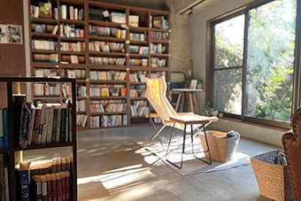 高田馬場駅「本に没頭できるカフェ Good Rack」