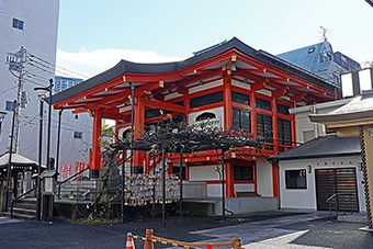 神楽坂駅「毘沙門天　善國寺」