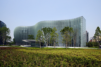乃木坂駅「国立新美術館」