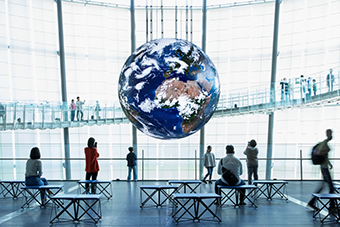 東京テレポート（お台場）駅「日本科学未来館」