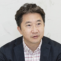 妹尾 大 氏